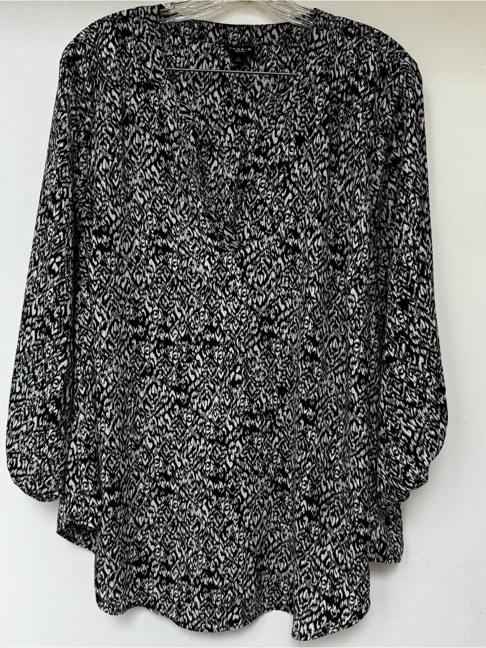 Torrid Black and White Patterned Women's Blouse - Classic V-Neck Top
